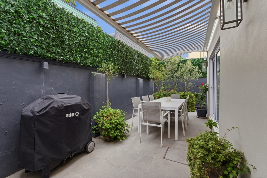 2 Bedroom Property for Sale in Green Point Western Cape